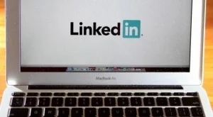 За социалните мрежи и търсенето на работа