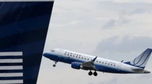 САЩ спира създаването на най-голямата авиокомпания в света