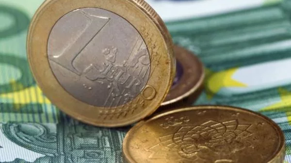 Еврозоната официално се сбогува с кризата