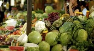 МЗХ ще преговаря с големите вериги да купуват български плодове и зеленчуци