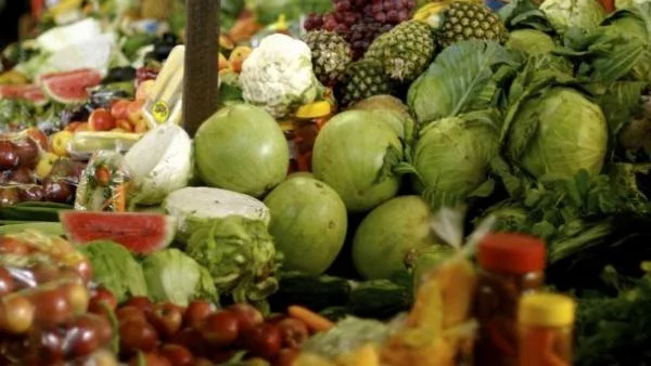 МЗХ ще преговаря с големите вериги да купуват български плодове и зеленчуци