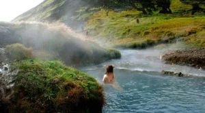 Елфи и глетчери спасяват икономиката на Исландия