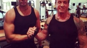 Сталоун помпа мускули в столичен фитнес