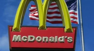 Работниците във веригите за бързо хранене стачкуват в САЩ