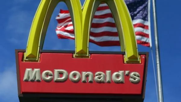 Работниците във веригите за бързо хранене стачкуват в САЩ