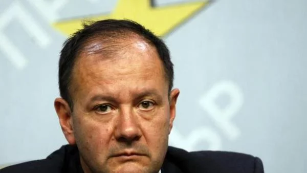 Миков мисли какво да правят с "белите петна" в земеделието