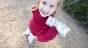 Традицията, която прави децата на Запад богати