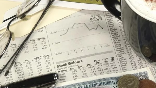 Слаба търговия заради официалния празник в САЩ и спадналото напрежение около Сирия
