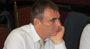 Папазов: Няма да има съкращения в пощите и в БДЖ