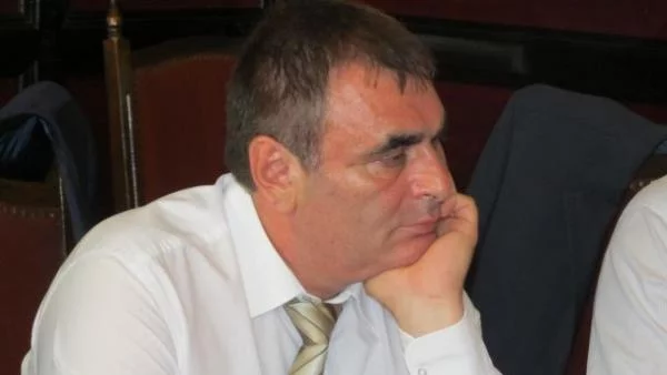 Папазов: Няма да има съкращения в пощите и в БДЖ