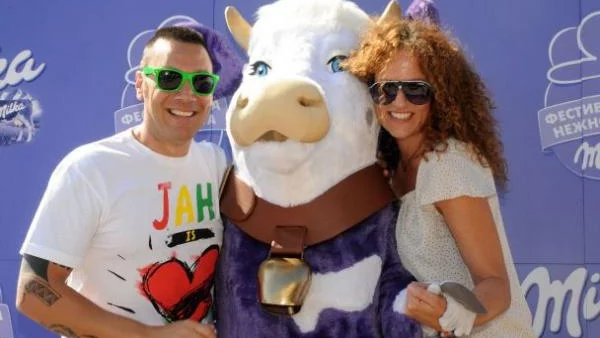 Включи се в Националния рекорд по прегръдки