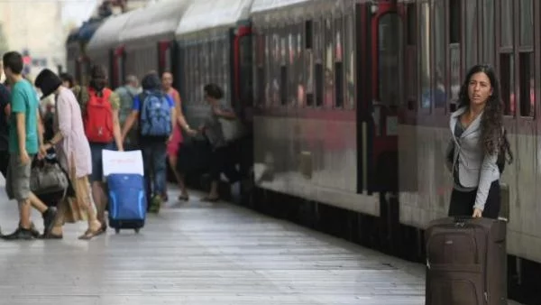 От 2014 г. ще можем да купуваме билети за влака онлайн или с SMS