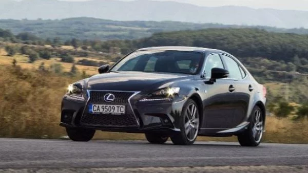 Lexus IS 300h F Sport: Завръщане в бъдещето (тест драйв)