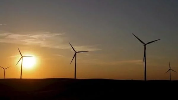 Доставчици на ток искат ЕС да спре подкрепата за възобновяемите източници