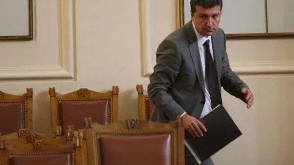 Стойнев: Подготвя се ново поевтиняване на тока
