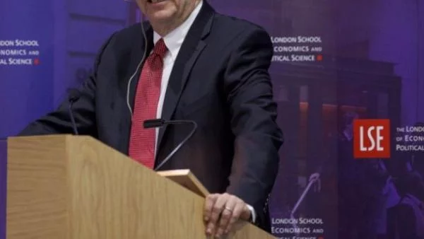 Съмърс напусна надпреварата за шеф на ФЕД 