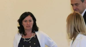 Бобева: Внасям 100 мерки за намаляване на административната тежест