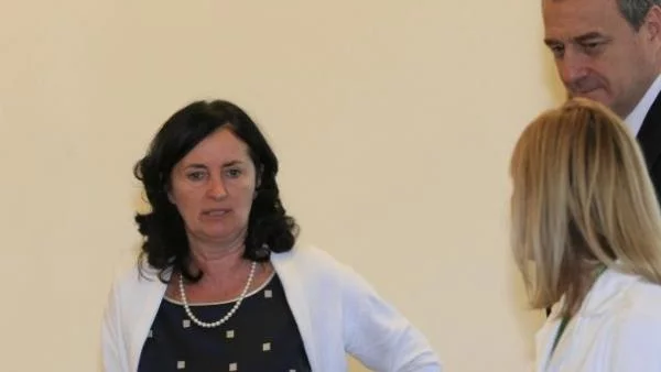 Бобева: Внасям 100 мерки за намаляване на административната тежест