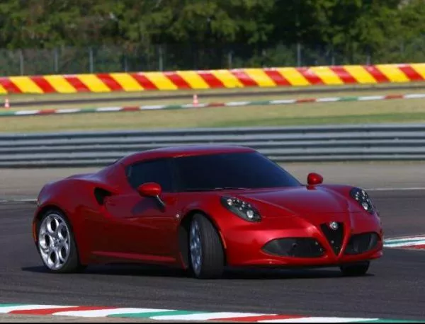 Alfa Romeo 4C е готов да акостира в Европа