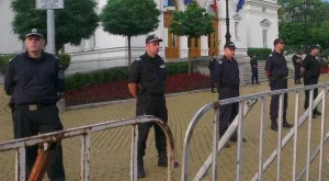 2013/09/18/0598033001380556017