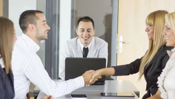 Как да се сдобием с по-голямо влияние в службата