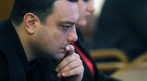 2013/10/01/0025709001380637763