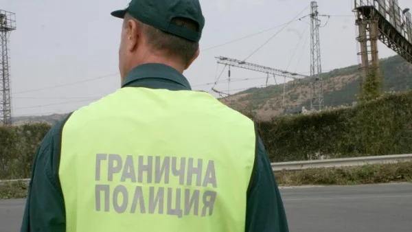 Интензивен е трафикът за товарни автомобили на някои от граничните ни пунктове