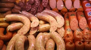  Унищожават 320 тона смъртоносни колбаси в Германия