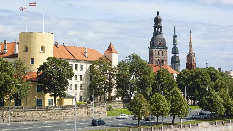 В Латвия забраниха да се говори на руски на работното място 