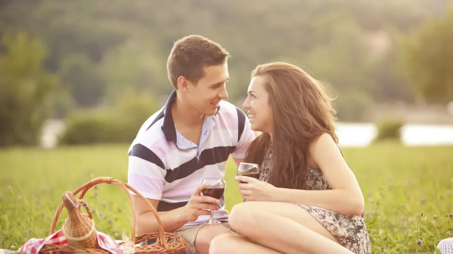 Как да изберете перфектната първа среща за всеки зодиакален знак   