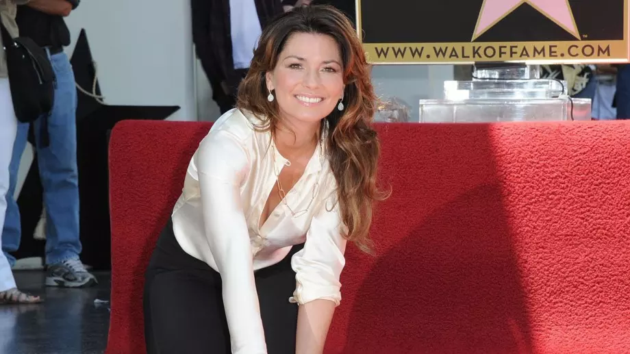 Шаная Туейн се съблече на 57 (СНИМКА)