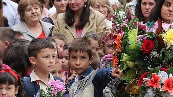 Всички училища ще отворят врати на 15 септември