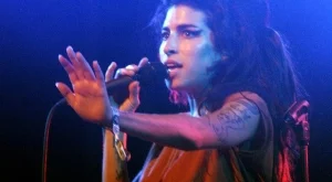 В Лондон ще бъде открита статуя на Ейми Уайнхаус