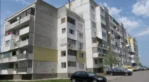  {{ otherArticle[0].article.title }} 