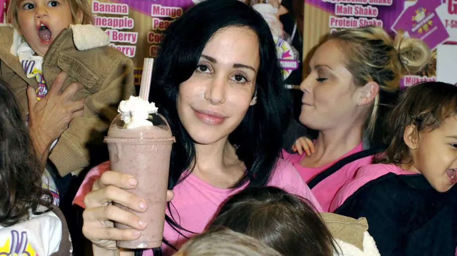 Ето как изглежда днес първата майка на осемзнаци в света (СНИМКИ)