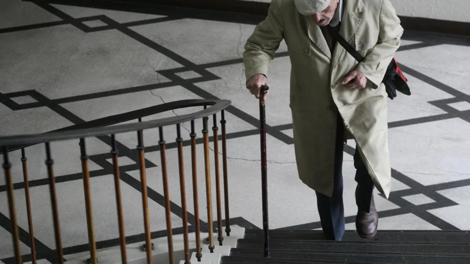 Над половината пенсионери в България взимат до 300 лв. пенсия