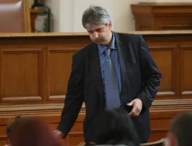 Депутат от ГЕРБ: Отстраниха Нинова за корупция през 2007г., тя го обвини в лъжа