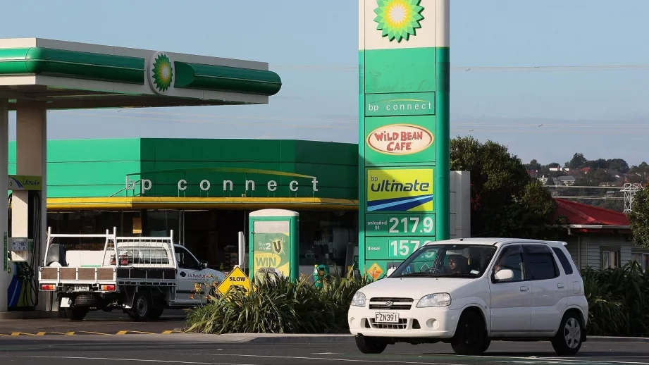 Поевтиняването на петрола удари British Petroleum