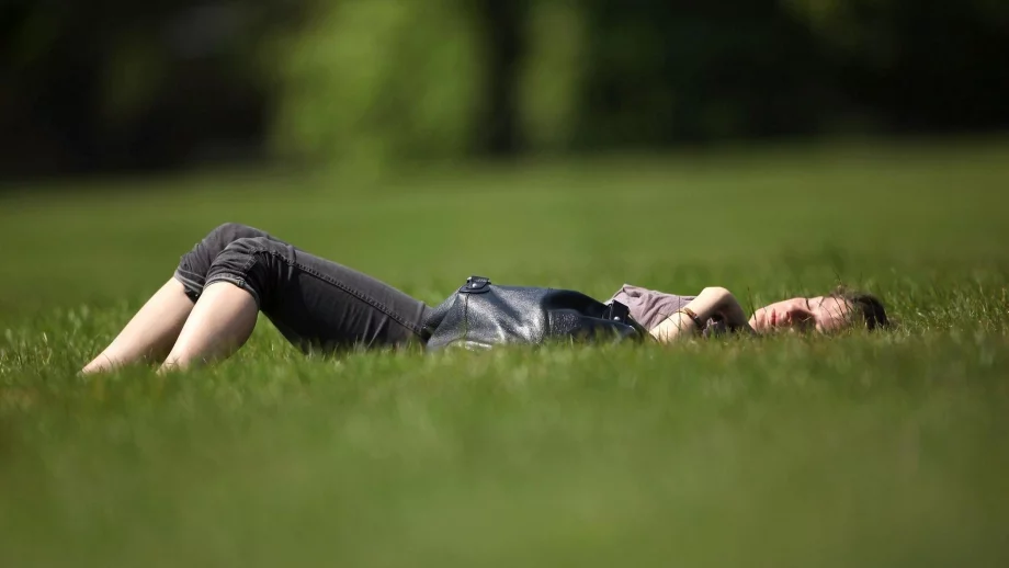 Близо 170 000 млади българи нито учат, нито работят