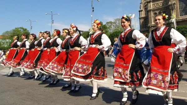 На Светла сряда се изпълняват обичаи за плодородие