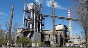 Работниците на фалиралия завод "Полимери" ще получат пълните си заплати