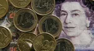 Британският паунд с понижение преди заседанието на АЦБ   