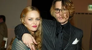 Джони Деп и Ванеса Паради почиват на Карибите