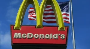 Главният изпълнителен директор на McDonald’s напуска 