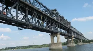 2013/10/01/0381467001380635063