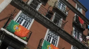 2013/10/01/0387437001380631346