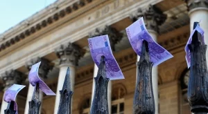 Бизнес активността в еврозоната се приближи до 6-годишен връх 