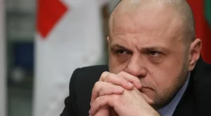 Дончев ще председателства Тристранката 