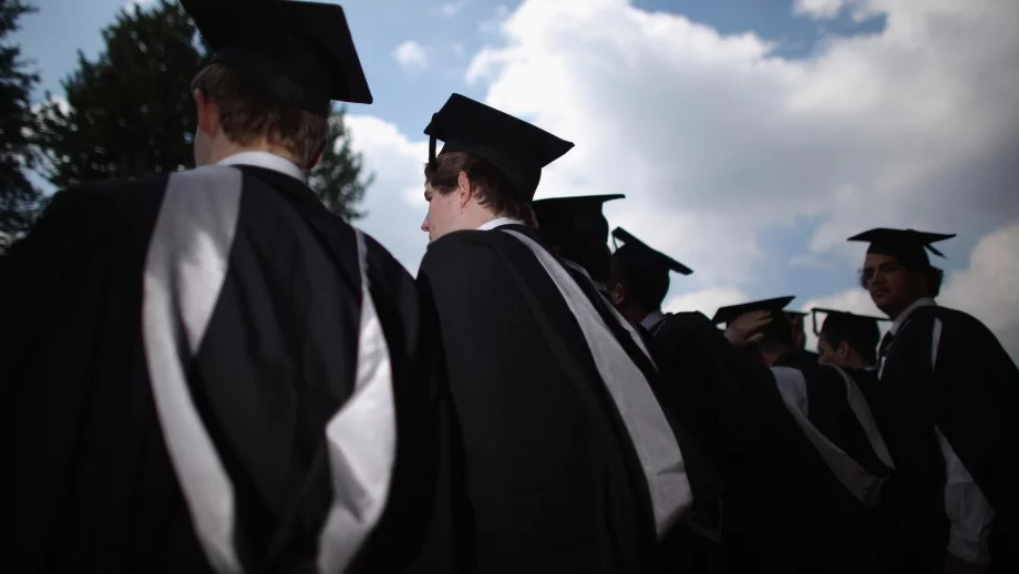 Работодатели искат студентите „държавна поръчка“ да се трудят за страната