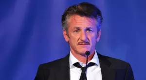 Шон Пен се ожени за млада красавица (СНИМКИ)